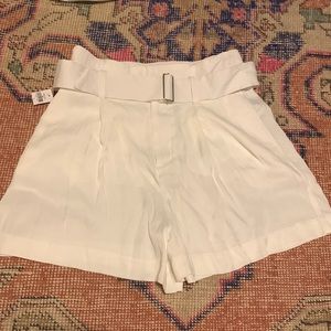 NWT Gap high waist pleated shorts sz 8 white